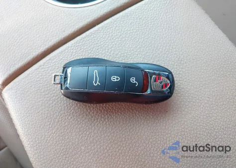 2016 Porsche Panamera 4 from USA, damaged, VIN WP0AA2A70GL000159